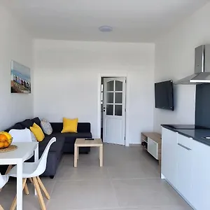 https://apartamentos-falcon.in-canary-islands.com
